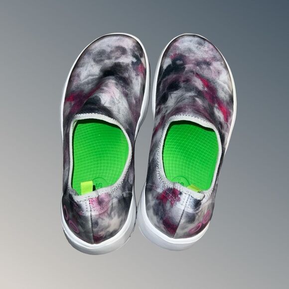 OOfos OOmg EeZee Women's Tie Dye Slip On Sneaker Size 8 - Picture 5 of 9